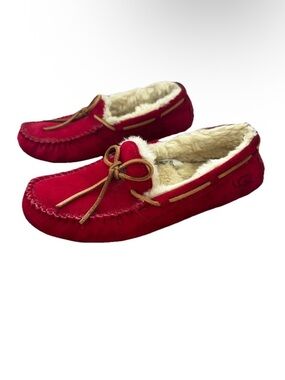UGG AustralianUggs Dakota Women's Moccasin Slippers Sheepskin Suede
Red Size 7